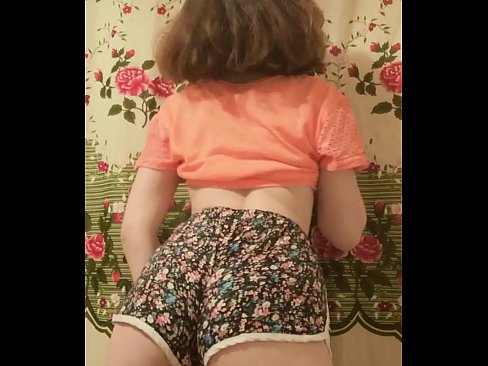 ❤️ Kynþokkafull ung stúlka klæðir sig í stuttbuxurnar á myndavélinni Fokking á klám is.porn-93.ru ❌